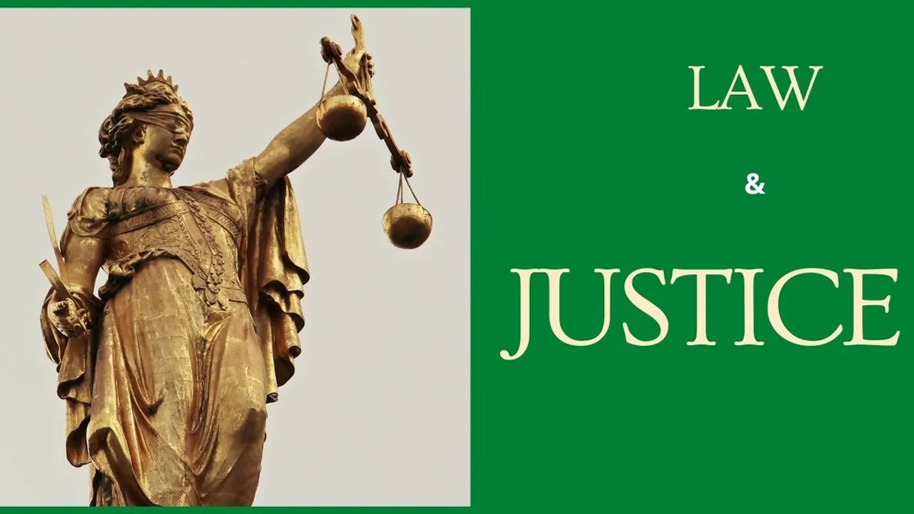 वकील : न्याय के प्रहरी