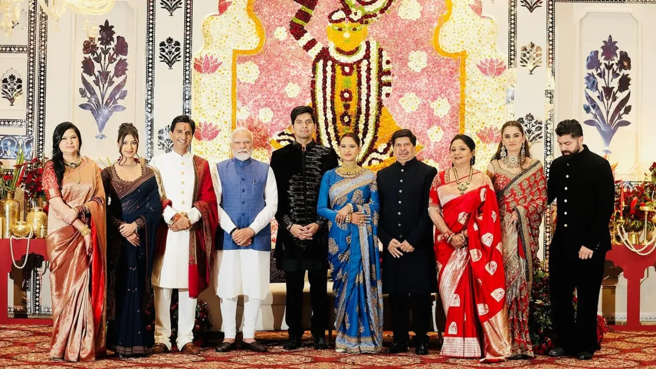 Poet Kumar Vishwas' Daughter Agrata Gets Married in Grand Ceremony; Top Politicians Attend