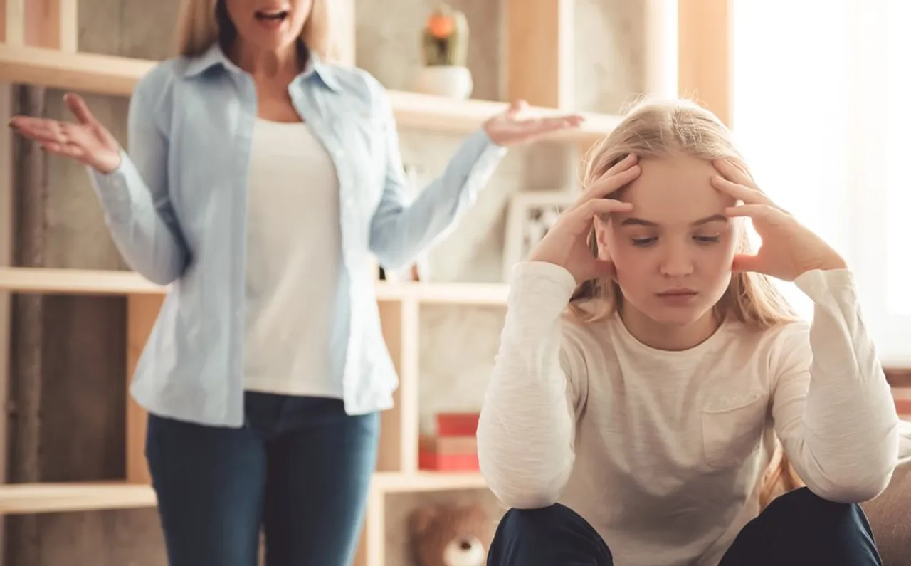 Parenting Tips: माता-पिता कभी न करें बच्चों के साथ ये 5 गलतियां