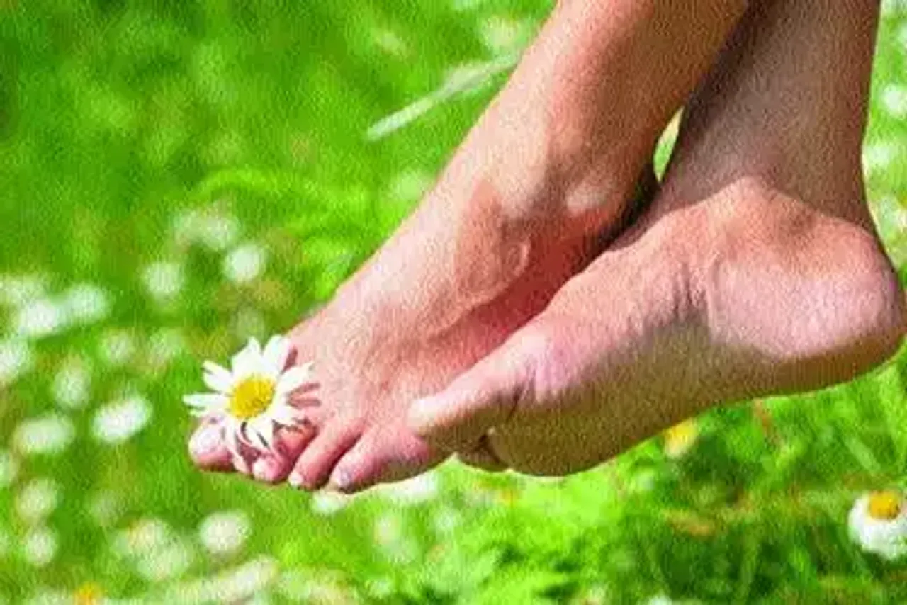 Home Remedies For Tanning: पैरों की टैनिंग दूर करने के घरेलू नुक्से