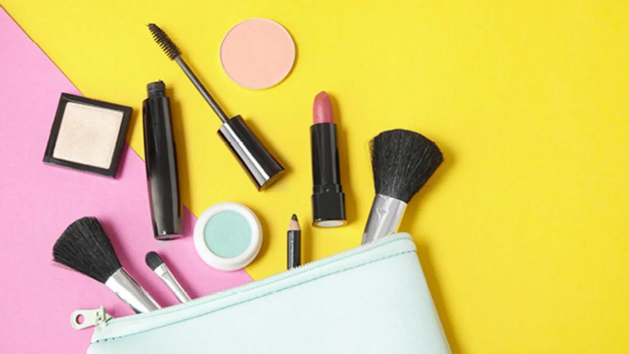 अपने Makeup को Organize करने के लिए अपनाएं ये स्मार्ट टिप्स