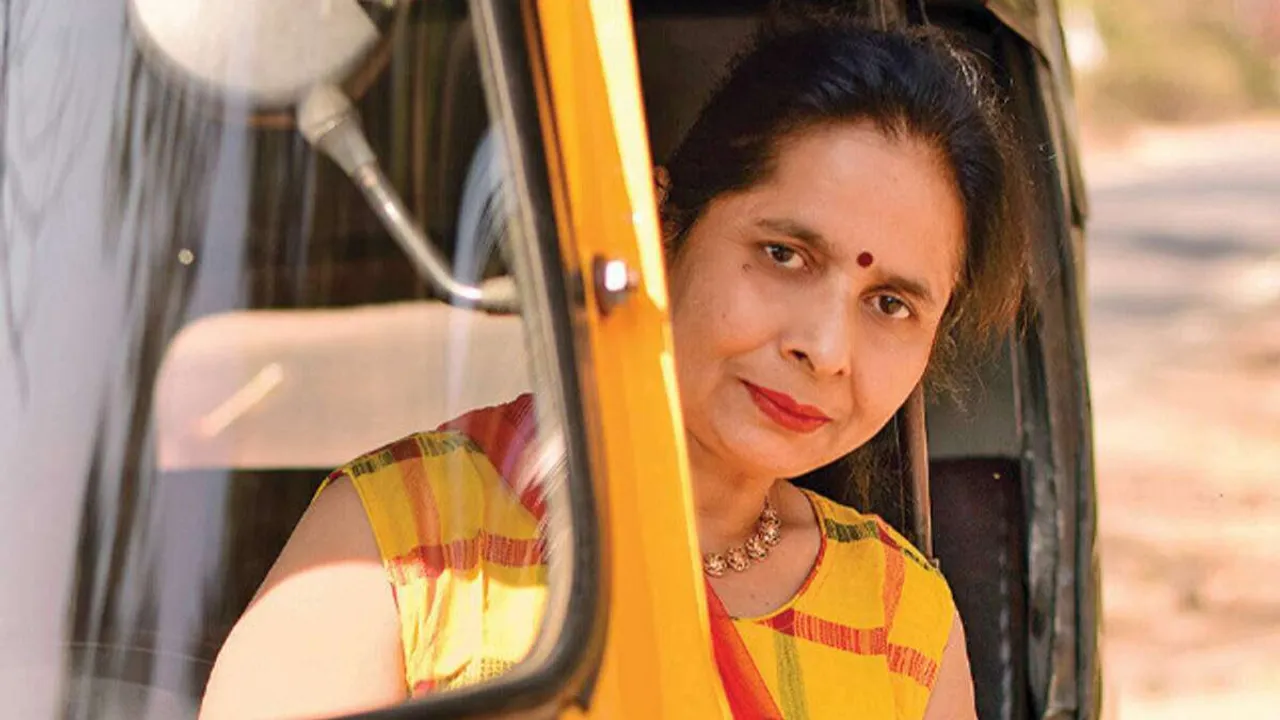 First woman auto rikshaw driver 