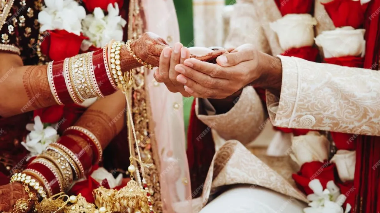Marriage: ऐसी 5 चीज़ें जो शादी के बाद भी होती हैं नार्मल