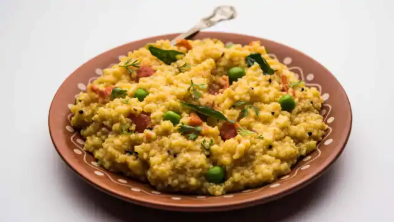 Khichdi Ke Fayede: हिंदी मुहावरों में प्रयोग होने वाली खिचड़ी के फायदे