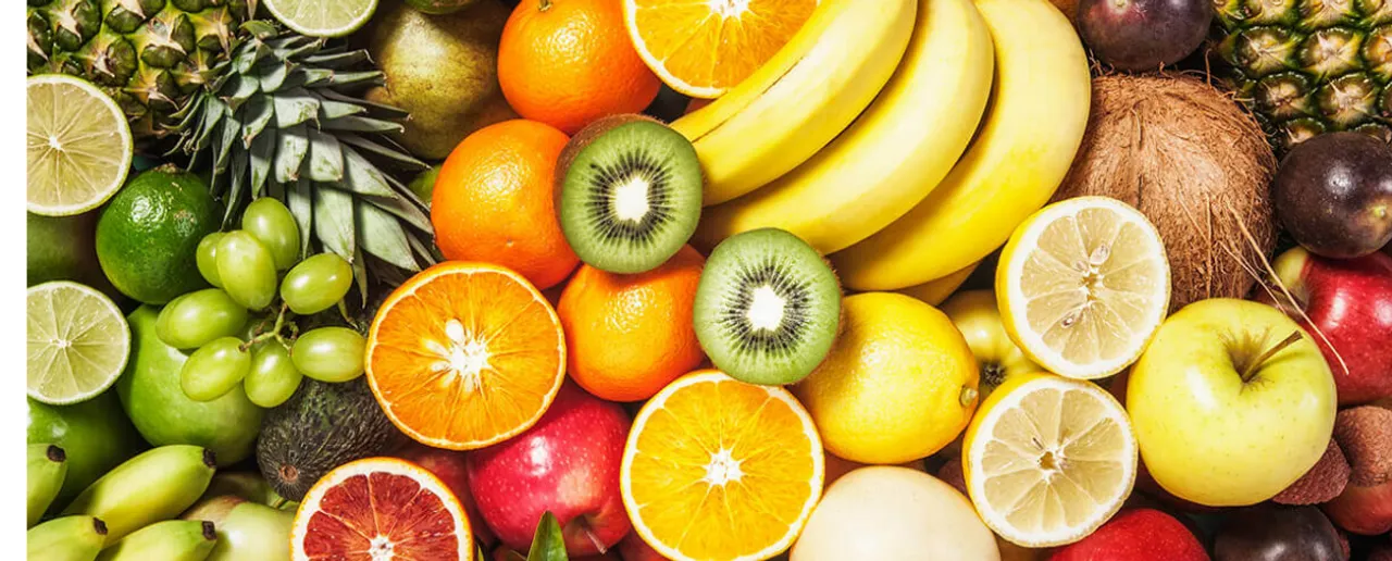 Glowing Skin: ग्लोइंग स्किन के लिए जरूर करें इन फलों का सेवन