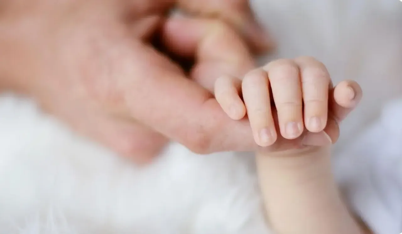 Tips For Parents: नवजात शिशु की देखभाल के लिए 5 टिप्स