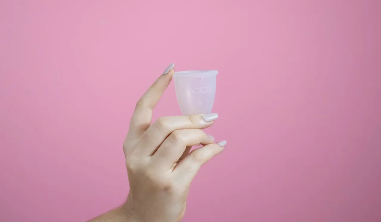 क्या Menstrual Cup बाकी पीरियड प्रोडक्ट्स से ज्यादा आरमदायक है?