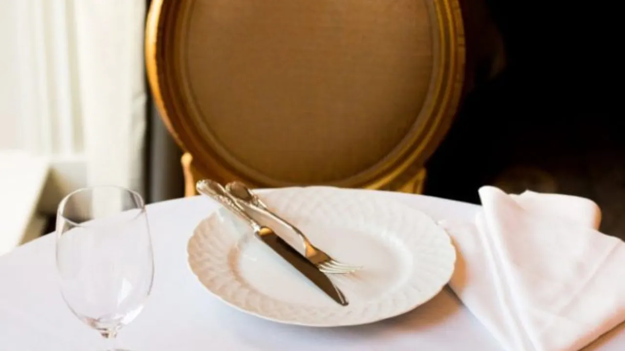 Resturants Table Manners And Signs