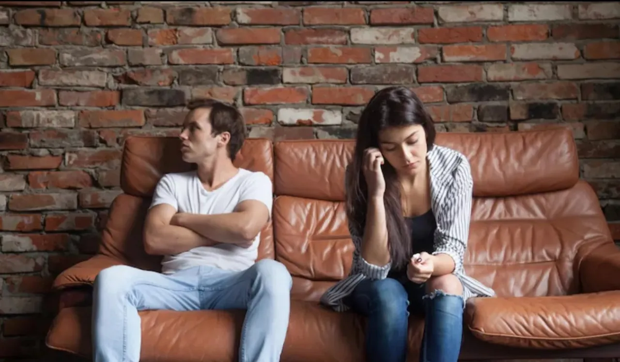 Relationship Advice: 7 संकेत जो बताते हैं की आप एक गलत रिश्ते में हैं