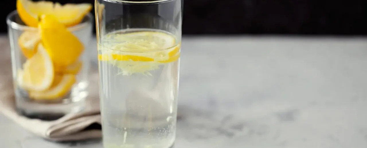 Lemon Water: हमारे स्वास्थ्य के लिए नींबू पानी के दुष्प्रभाव