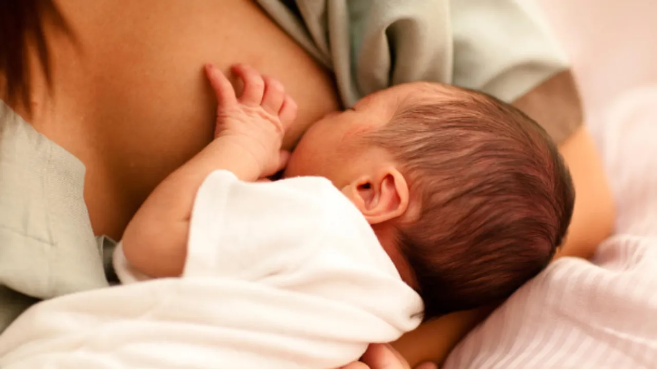 जानें शिशु के लिए Breast Milk के अनेक फायदे