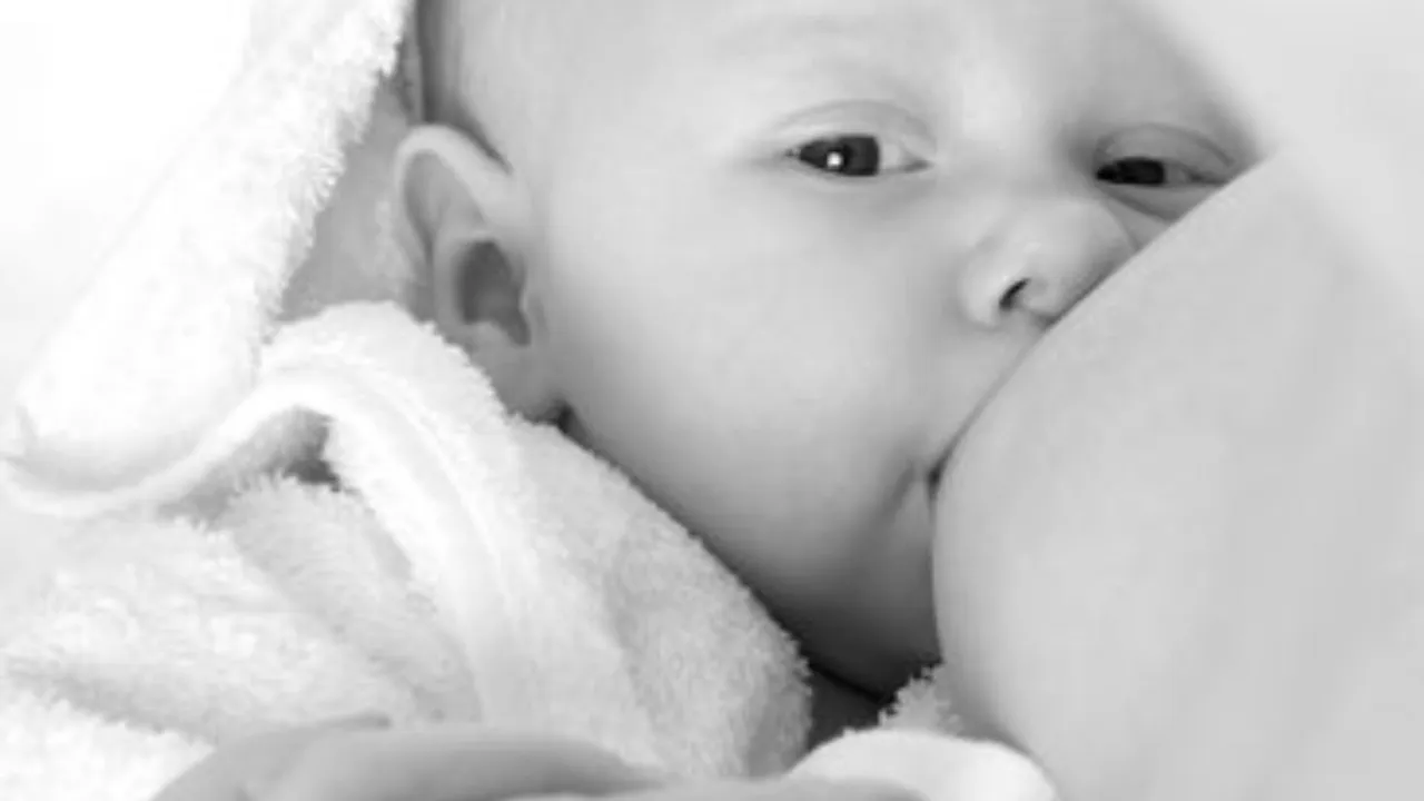 Breastfeeding (Pinterest)