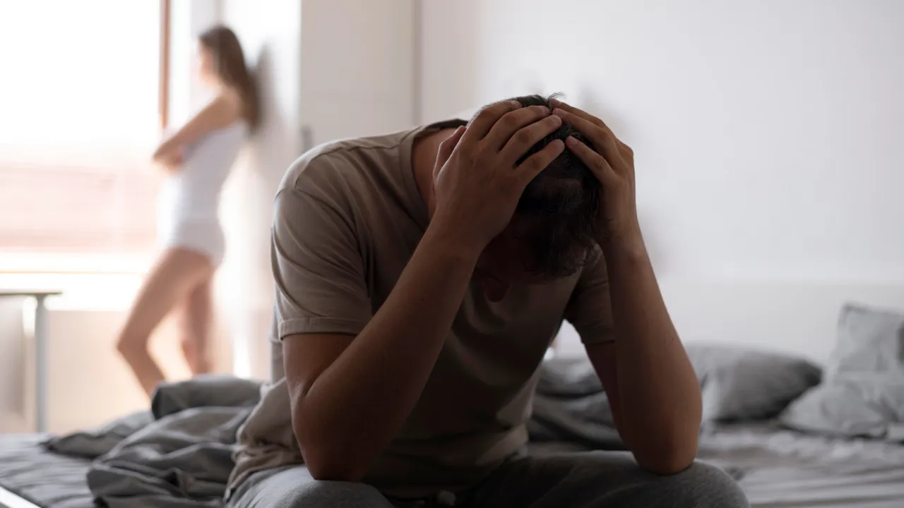 क्या है Sexual Frustration और कैसे पहुंचाती है ये रिश्ते को नुकसान?