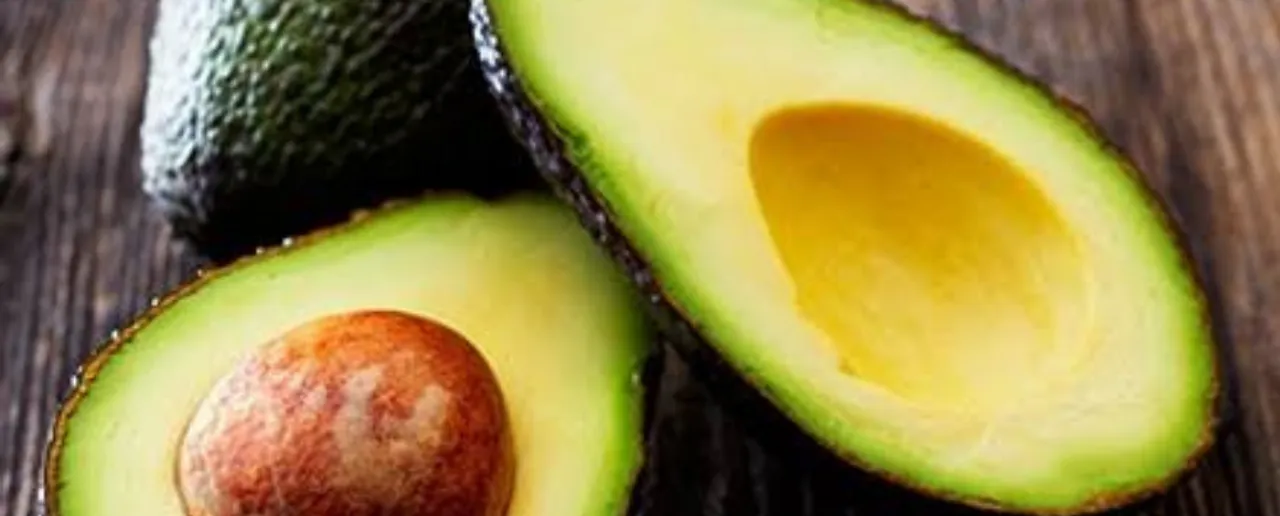 Avocado Benefits: त्वचा के लिए अच्छा और वजन को कम करता है एवोकाडो