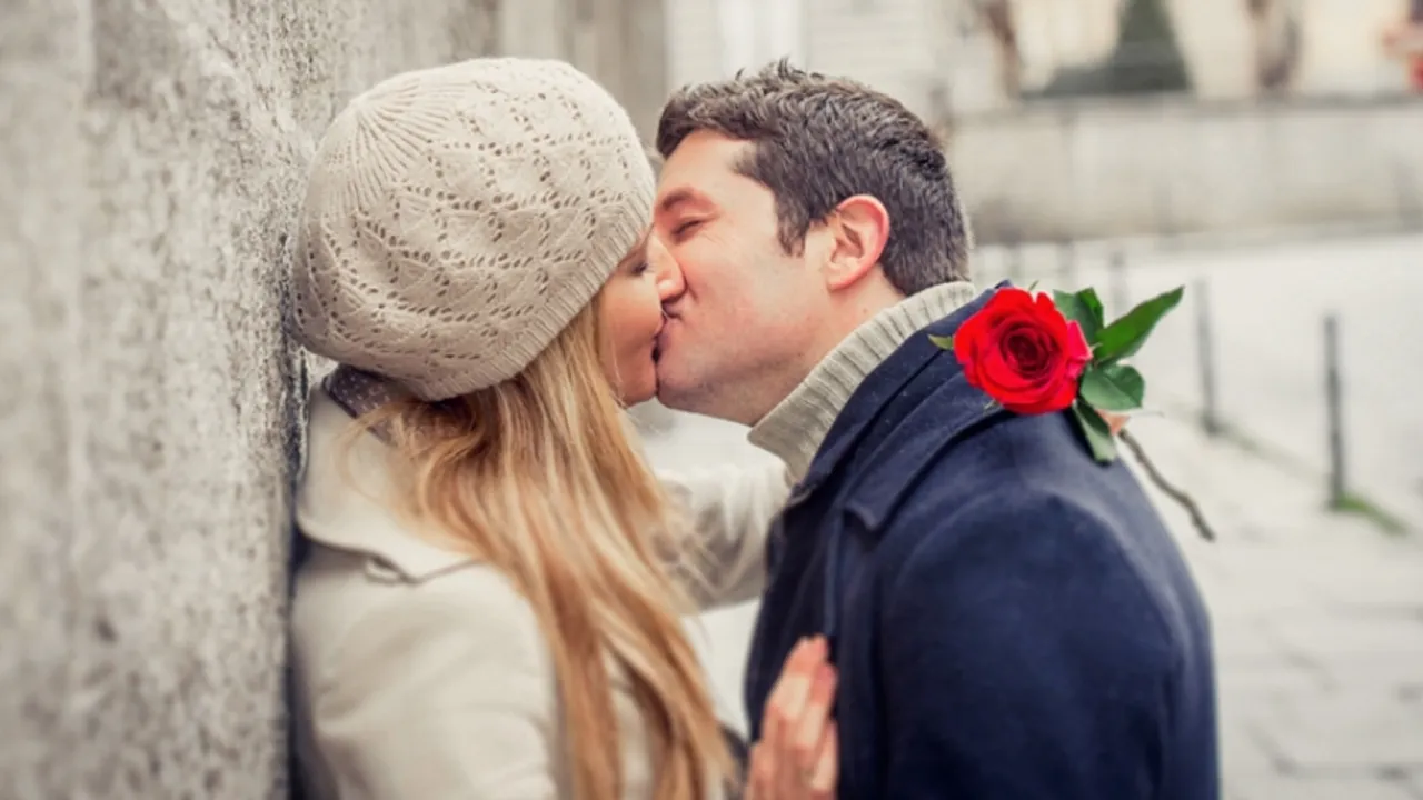 Kiss Day: सावधानी के साथ करें ओरल किस या चुंबन