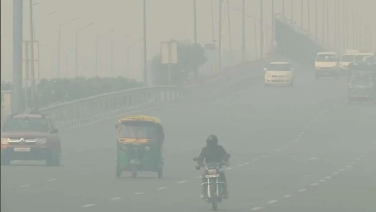 Delhi Air Quality: बच्चों को साँस लेने में तकलीफ़, AQI 418 तक पहुँचा