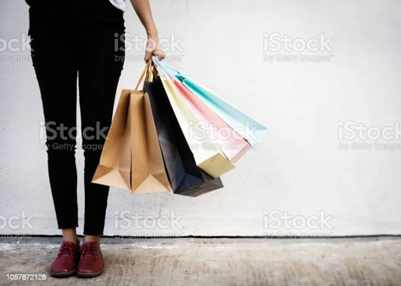 Women Are Shopaholic: क्या औरतें शोपिंग पर ज़्यादा खर्च करती हैं?