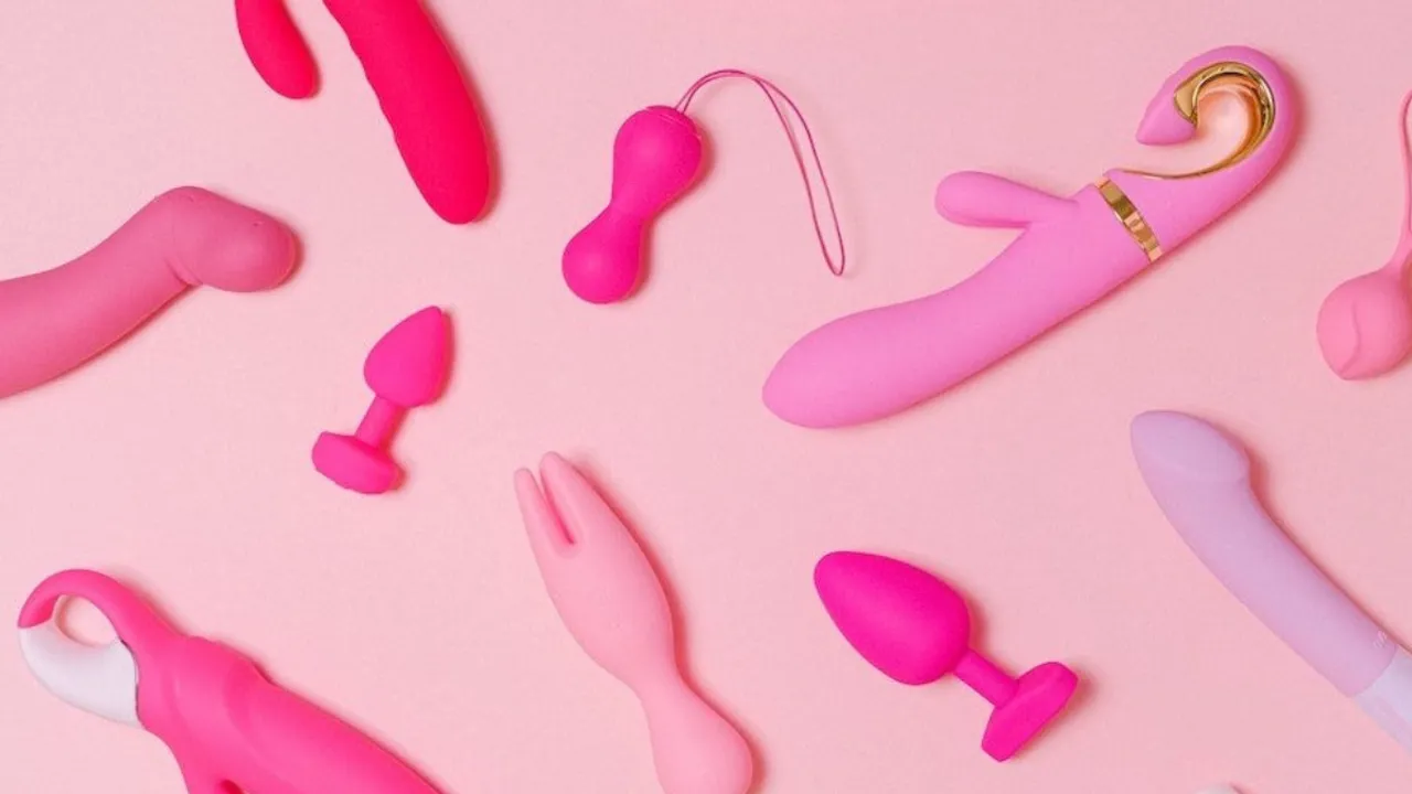 FAQs About Sex Toys: सेक्स टॉयज से जुड़े इन सवालों के जवाब जानिए
