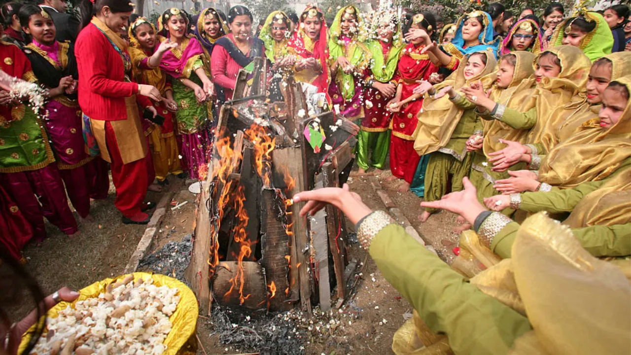 Lohri 2024: इन पॉइंट्स में समझें लोहड़ी का त्यौहार