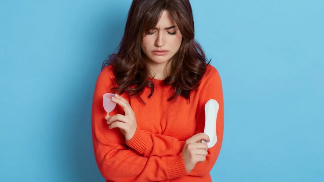 First Menstruation: संकेत जो बताते हैं कि पहली बार आने वाला है पीरियड