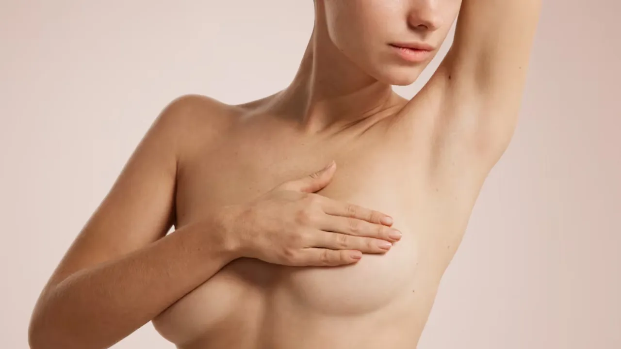 Breast Cancer Symptoms: महिलाएं कैसे पहचाने ब्रेस्ट कैंसर के सिम्टम्स
