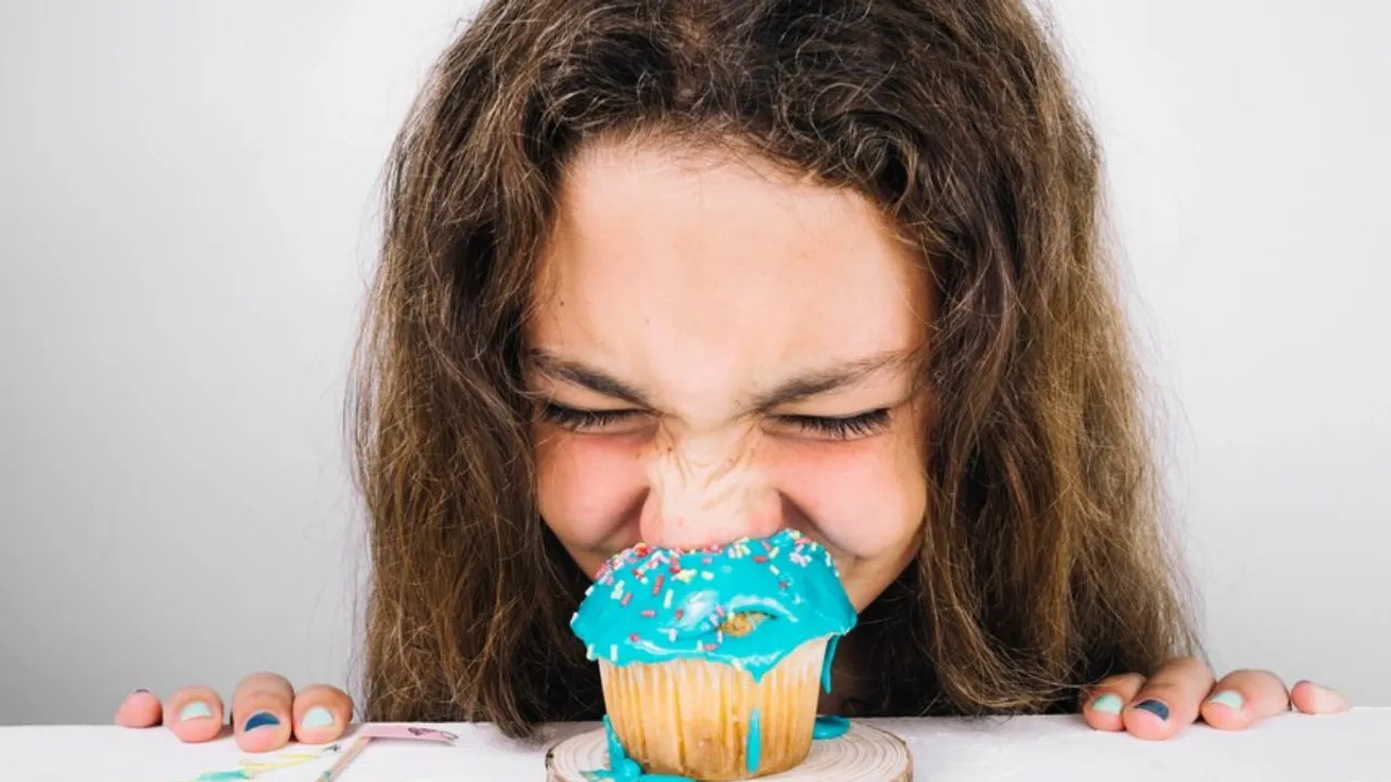 Sugar: अधिक चीनी लेना बढ़ा सकता हैं मानसिक रोग, जानिये इसके प्रभाव