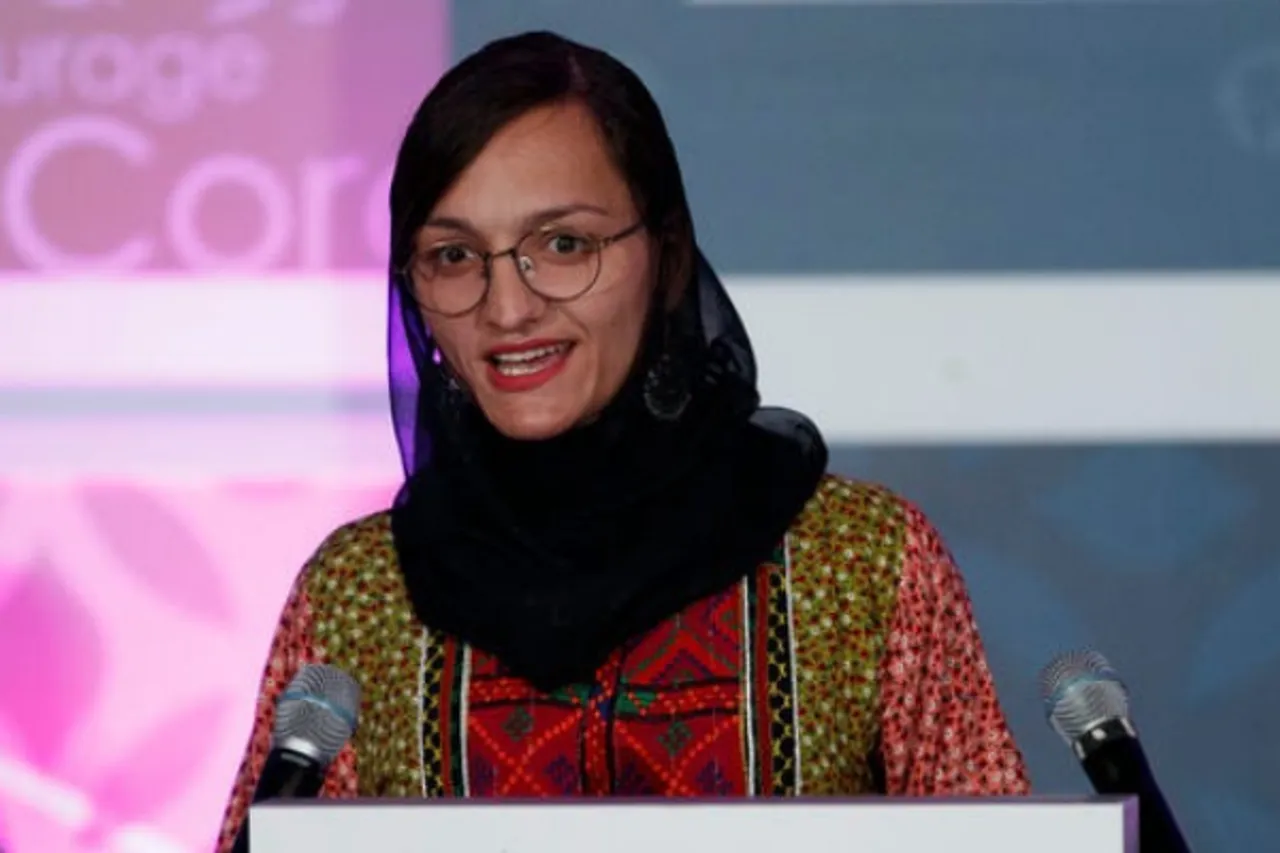 "इंतज़ार कर रही हूँ कि कब तालिबान आएगा और मुझे मारेगा" : मिलिए अफगानिस्तान की पहली महिला मेयर से