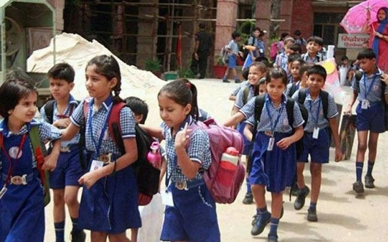 कोविड के चलते आंध्र प्रदेश के कक्षा 1 से 9 तक के स्कूलों को बंद कर दिया गया
