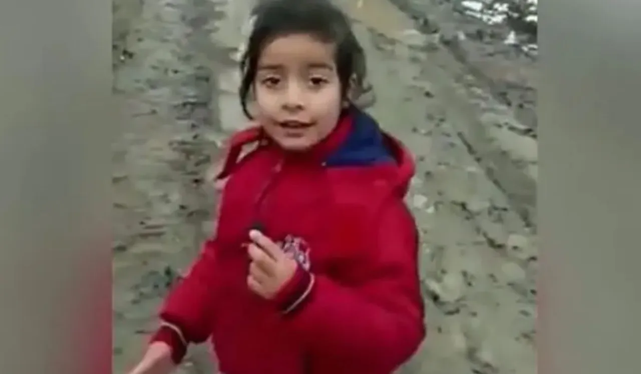 Hafiza Khan Viral Video: कश्मीर की छोटी सी लड़की हाफ़िज़ा के हौसले ने किया वीडियो वायरल, जानिए पूरी कहानी
