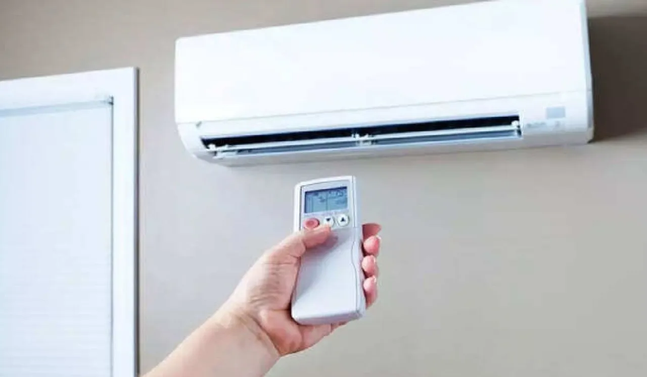 AC Side Effects On Health:  AC की हवा में रहने से होते हैं ये नुकसान