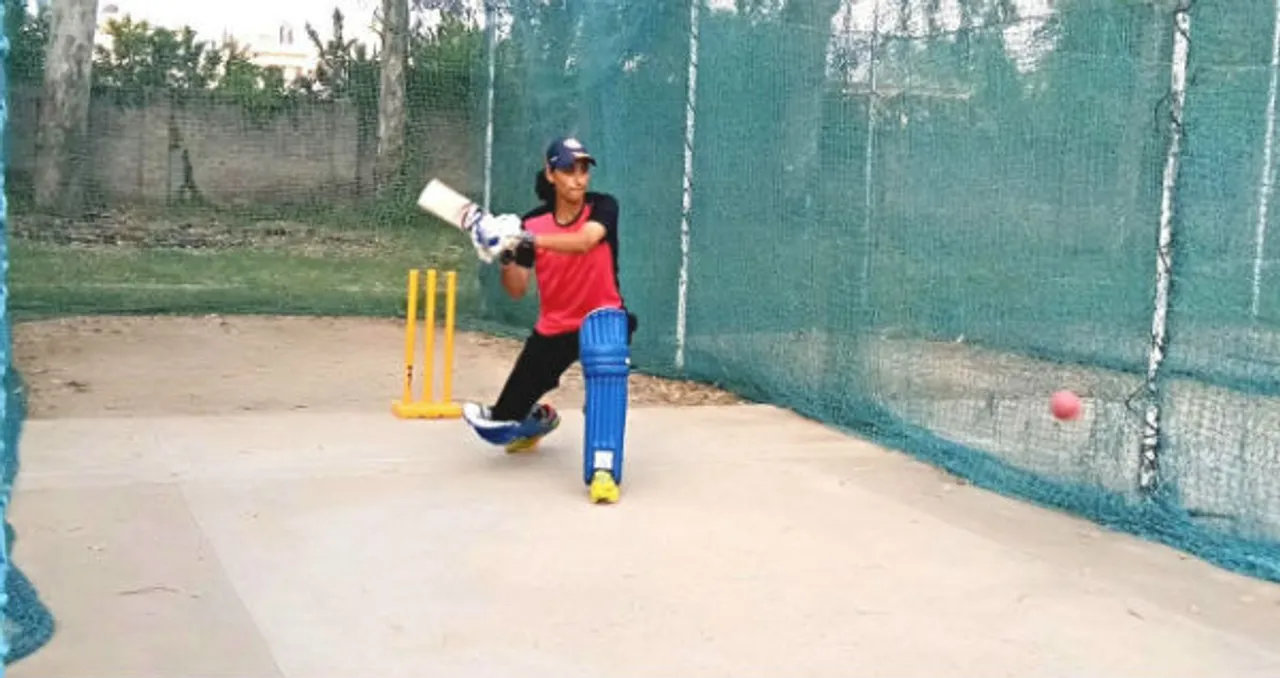 कश्मीर की महिला क्रिकेट कोच सुमय्याह जान से मिलिए