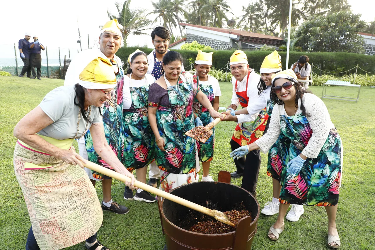 Radisson Blu Resort Temple Bay Mamallapuram Celebrates the Festive Season with a Unique Eco-Friendly Cake Mixing Ceremony 