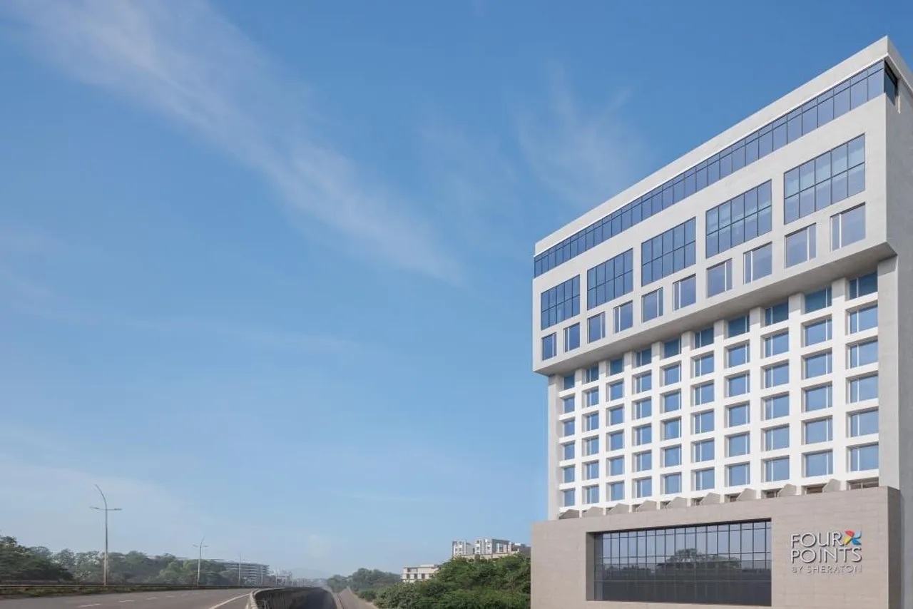 FP ISKFP FACADE DAY