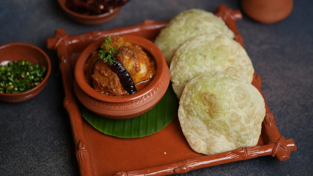 Koraisutir Kochuri & aloo dum12