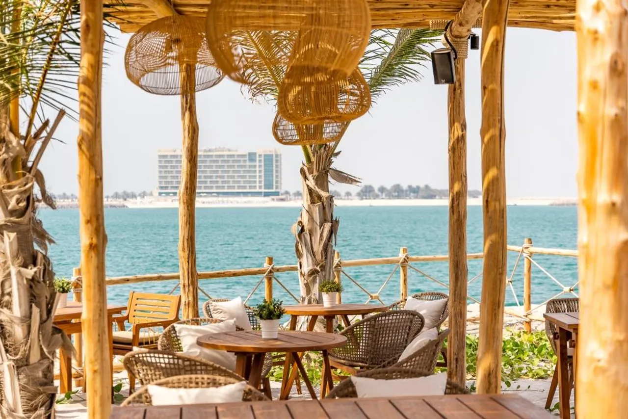 Ula Beach Bar Movenpick Resort Al Marjan Island