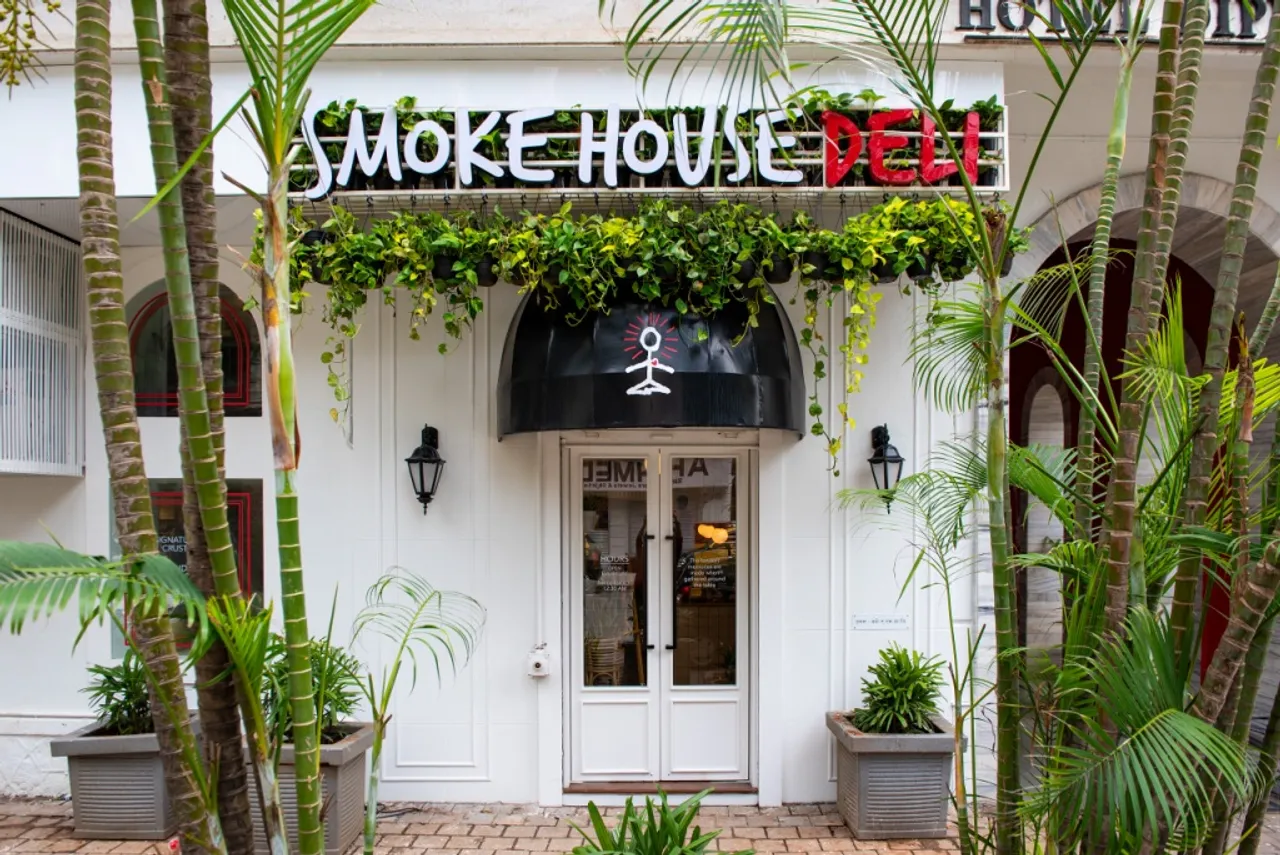 Celebrate Friendship Day with your comrades at Smoke House Deli Causeway Bar Nights: Unveil an evening with love, laughter & memories in Colaba, Mumbai