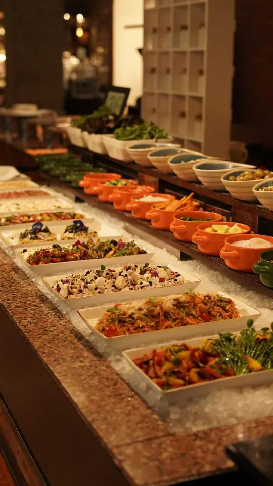 Mixing joy and flavour: JW Marriott New Delhi Aerocity to host cake-mixing brunch