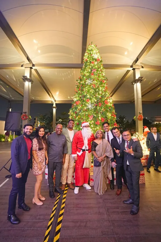 Hilton Bengaluru Embassy Manyata Business Park Lights Up the Festive Season with Tree Lighting Ceremony