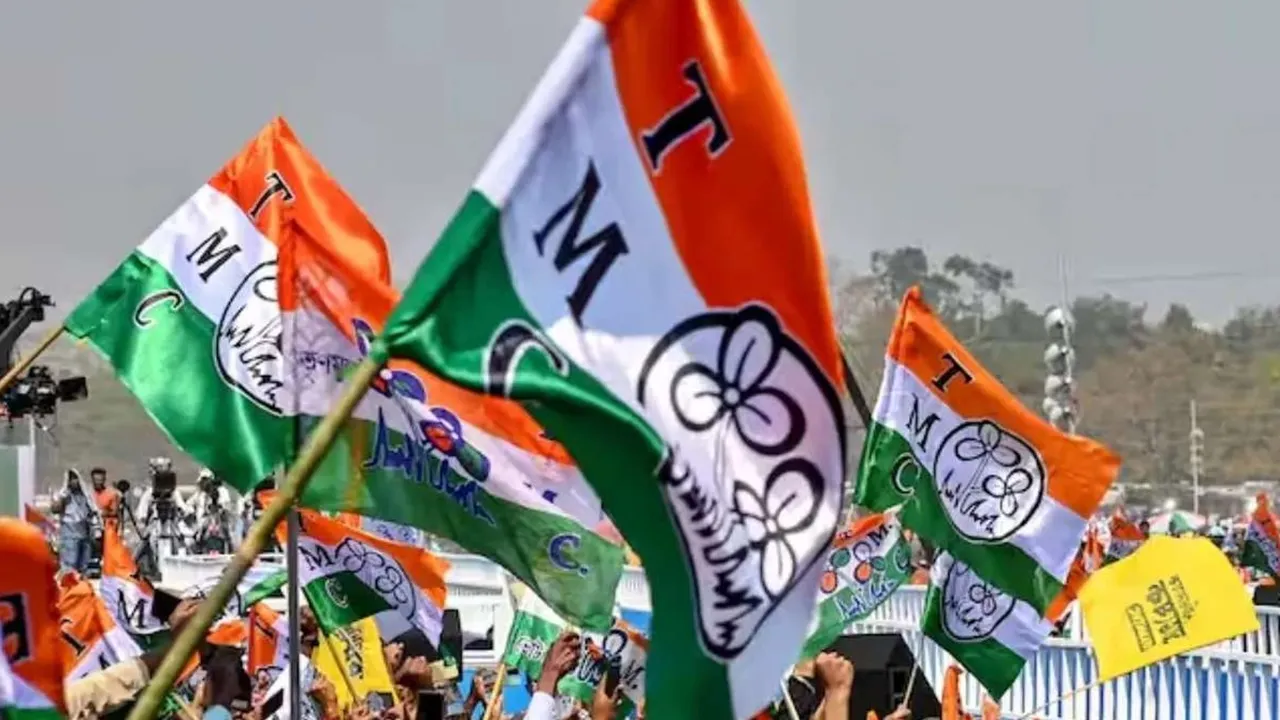 Attacks on TMC Mla, Minakhan, Sandeshkali TMC Mla, Usharani Mondal,Sukumar Mahato,Tmc, Kali Puja 2024,তৃণমূল বিধায়কদের উপর হামলা,মিনাখাঁ,সন্দেশখালি,উষারানি মণ্ডল,সুকুমার মাহাতো