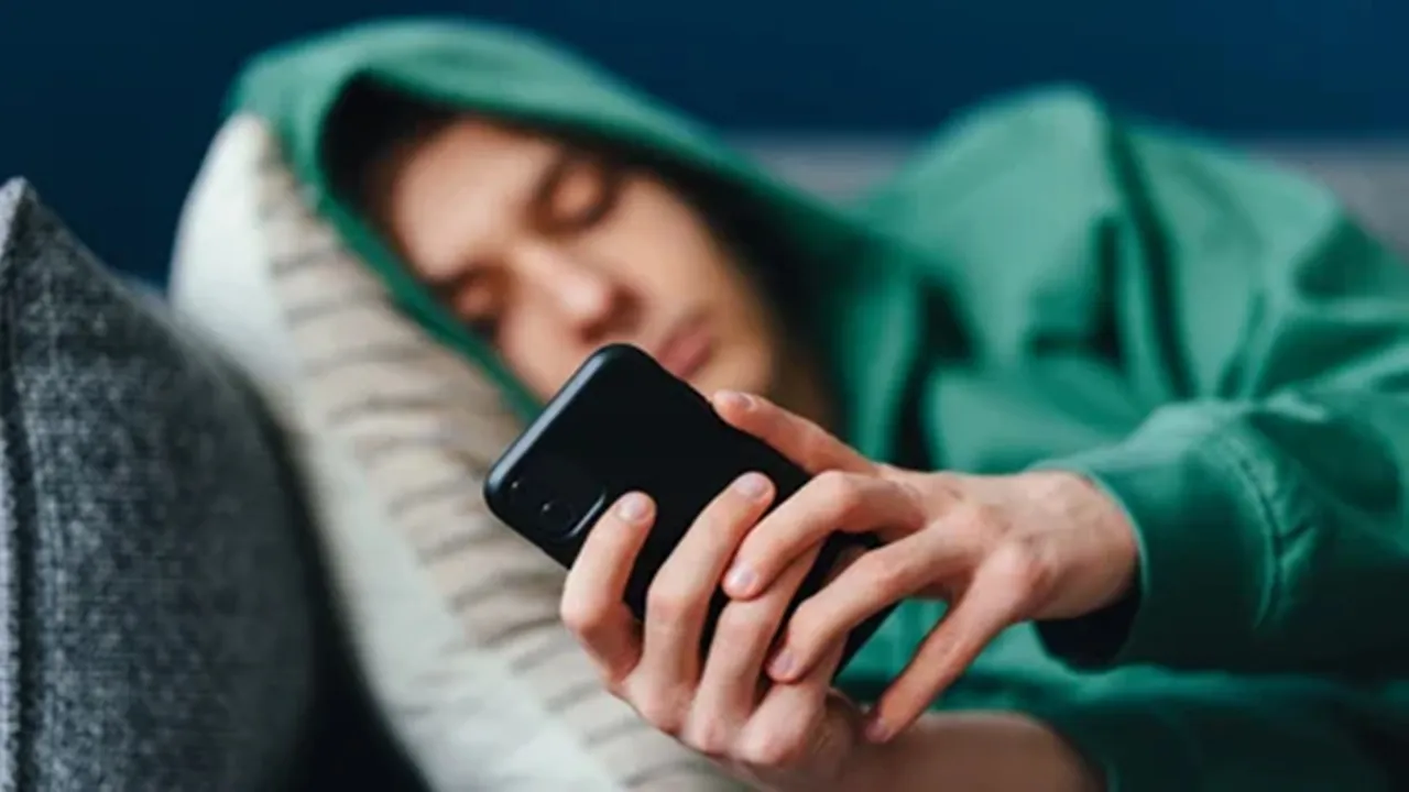 Health Warnings in Smart phones: এই সতর্কবাণীতে ফোন থেকে হওয়া বিপদের বিষয়ে মানুষকে সচেতন করা হবে