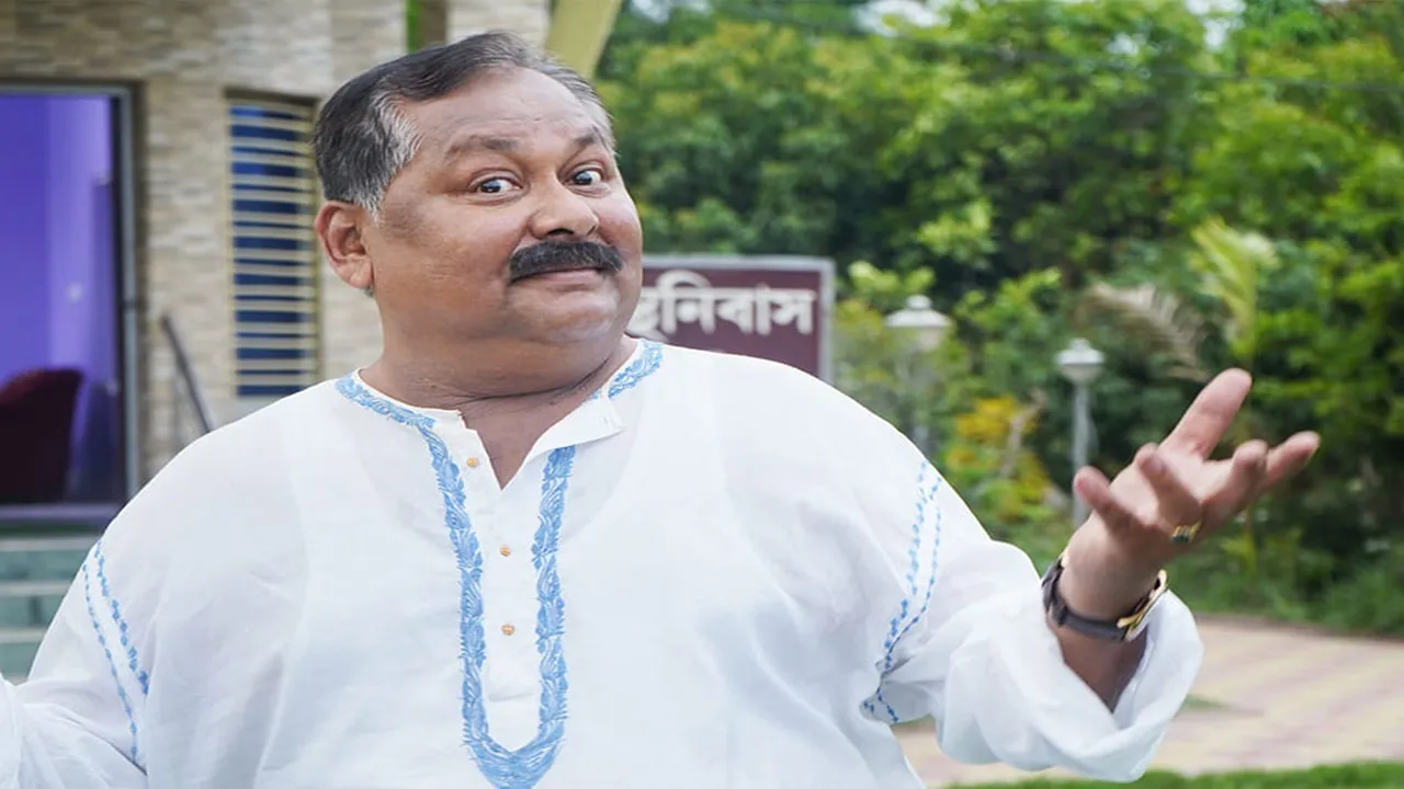 গ্রামের বাড়িতে কোন উৎসবে মেতেছেন খরাজ? 