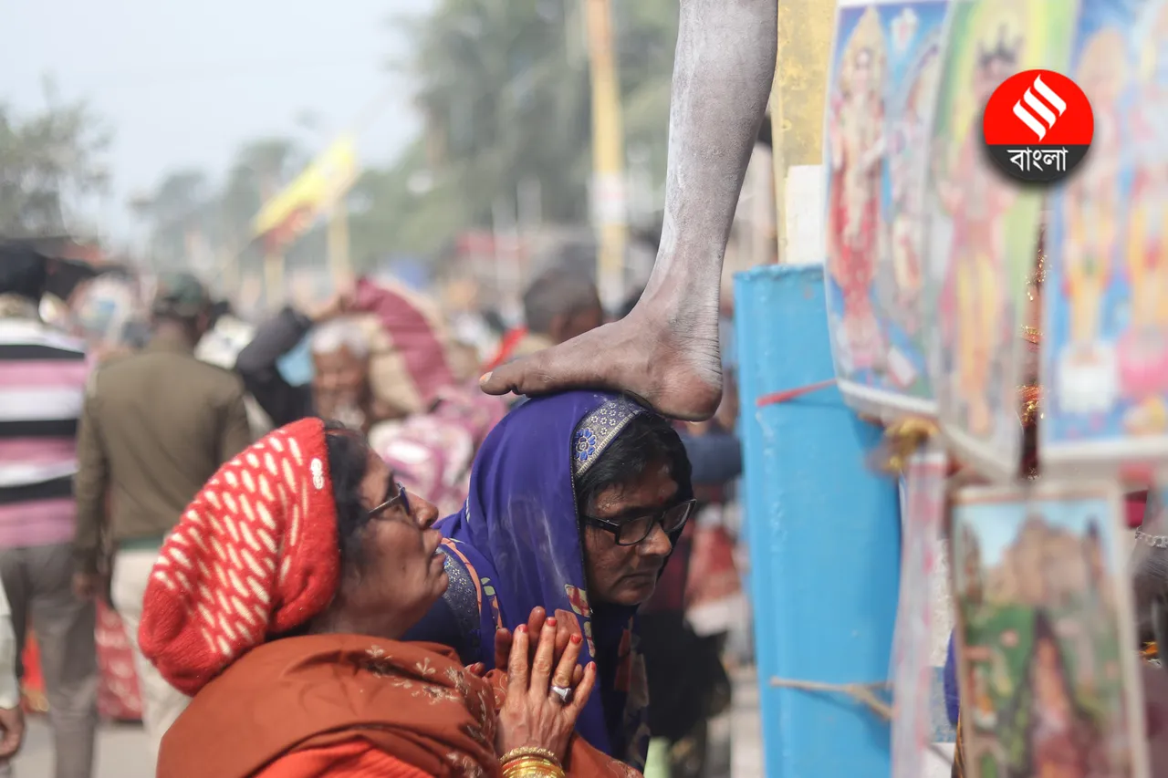 Gangasagar Mela 2025: গঙ্গাসাগর মেলায় ভক্তদের ভিড় পবিত্র স্নানের জন্য