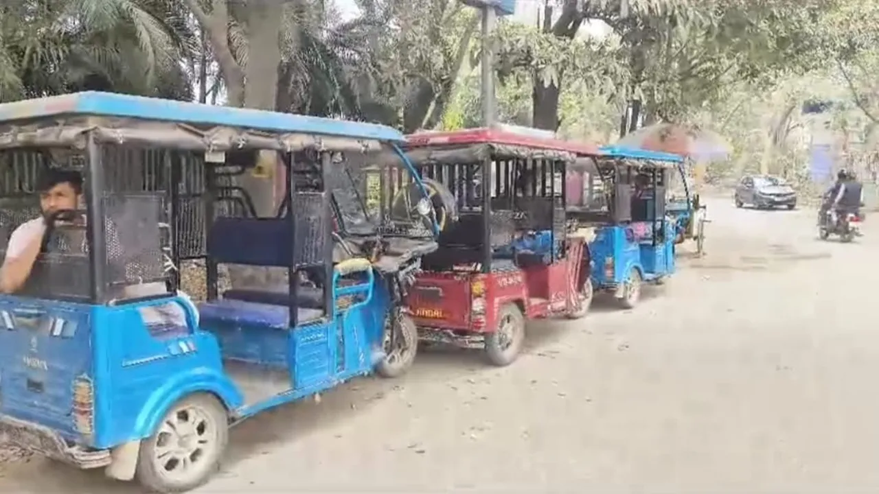 Bidhannagar Police Commissionerate is arranging to give identity cards to Toto drivers: টোটোচালকের শংসাপত্র দেবে বিধাননগর পুলিশ কমিশনারেট