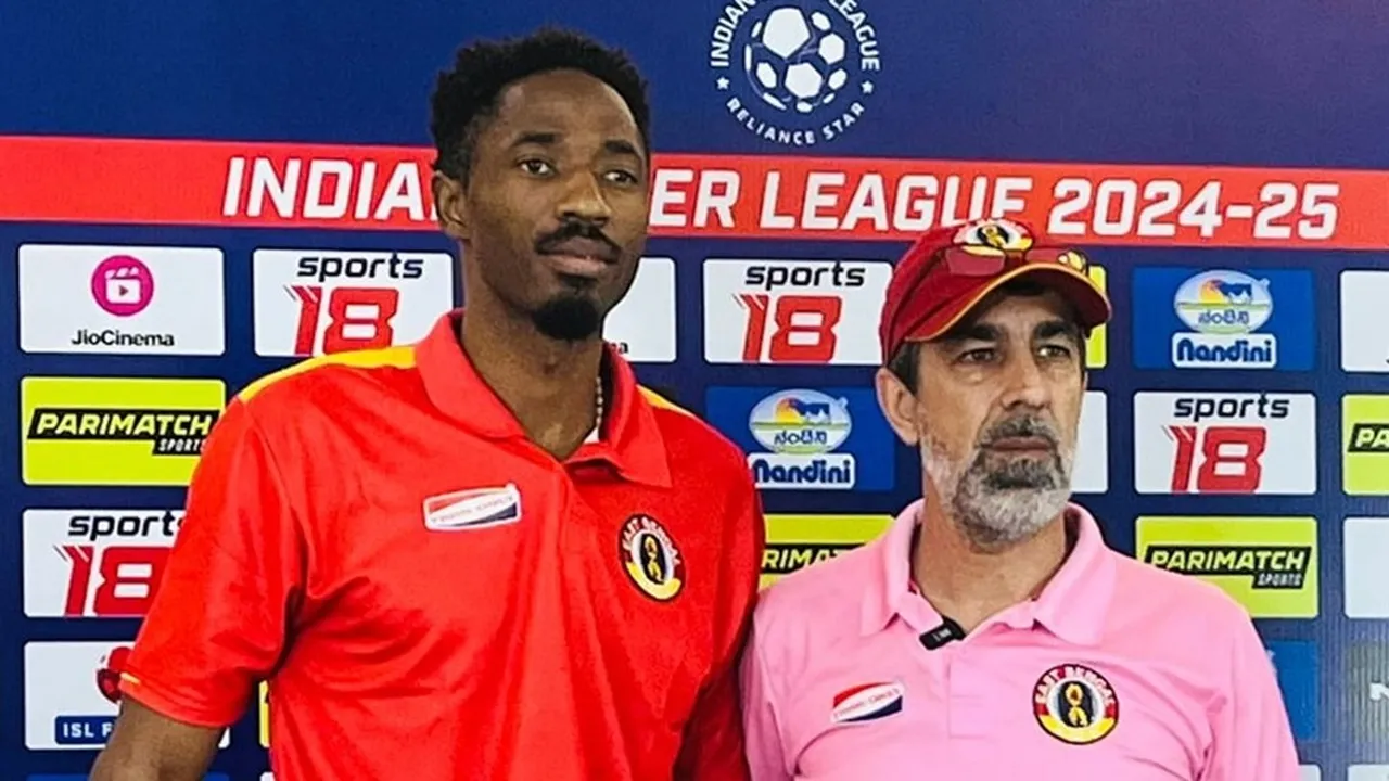 East Bengal coach: আইএসএলে মহামেডানের বিরুদ্ধে নামার আগে সাংবাদিক বৈঠকে ইস্টবেঙ্গল হেড কোচ অস্কার ব্রুজো ও ফুটবলার রাফায়েল মেসি বাউলি