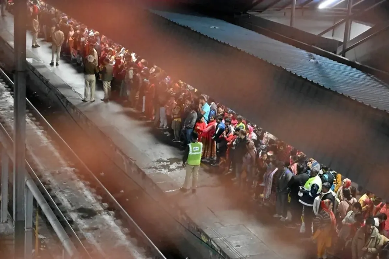 New Delhi Station Stampede: রেলের চরম গাফিলতিতে নয়াদিল্লি স্টেশনে ১৮ জনের পদপিষ্টে মৃত্যু