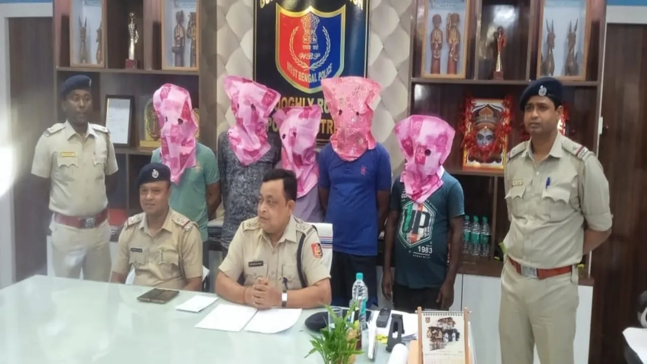 5 are arrested on charges of theft of mobile companys tower battery: মোবাইল টাওয়ারের ব্যাটারি চুরি চক্রের ৫ জন গ্রেফতার