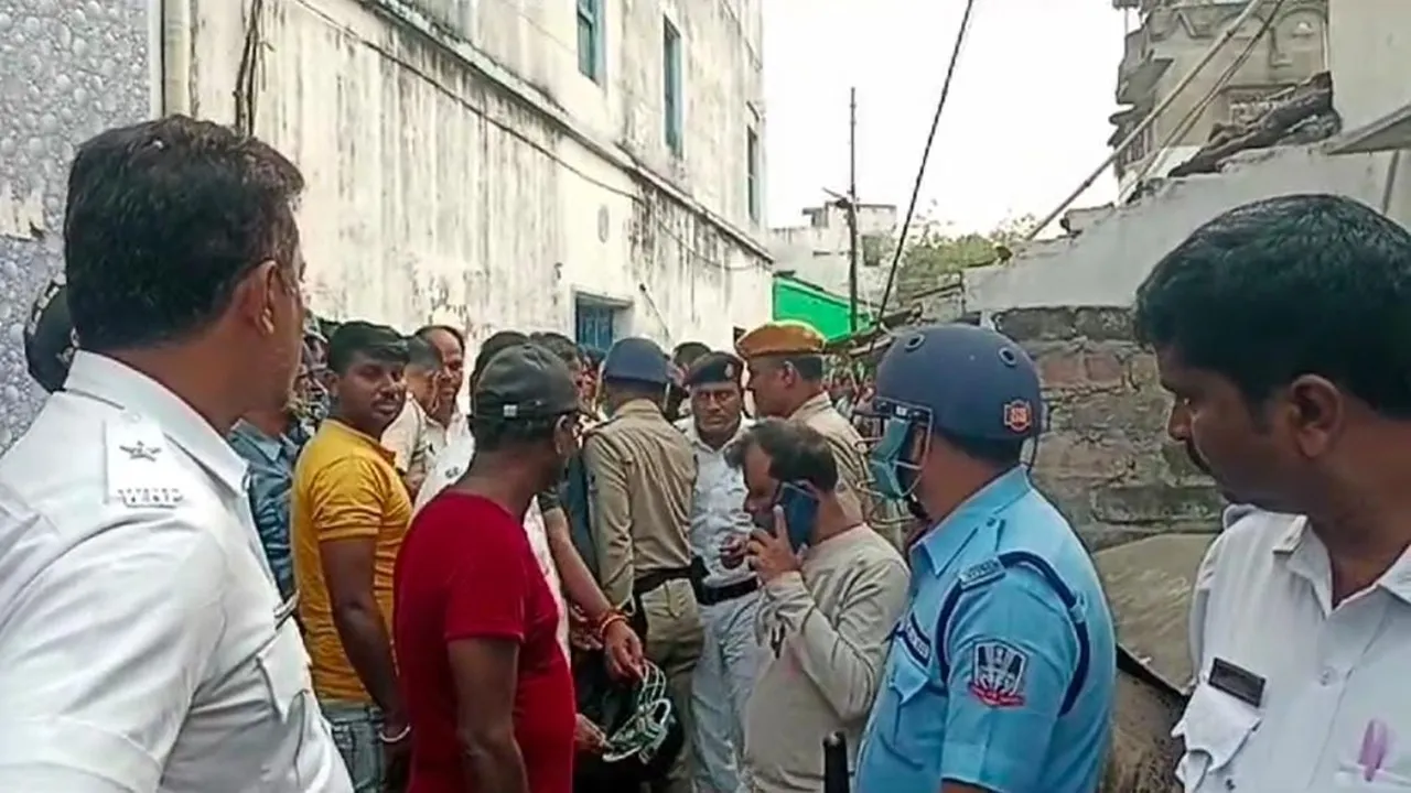 classmate killed another student in a school : সহপাঠীর ঘুষিতে ছাত্রের মৃত্যু