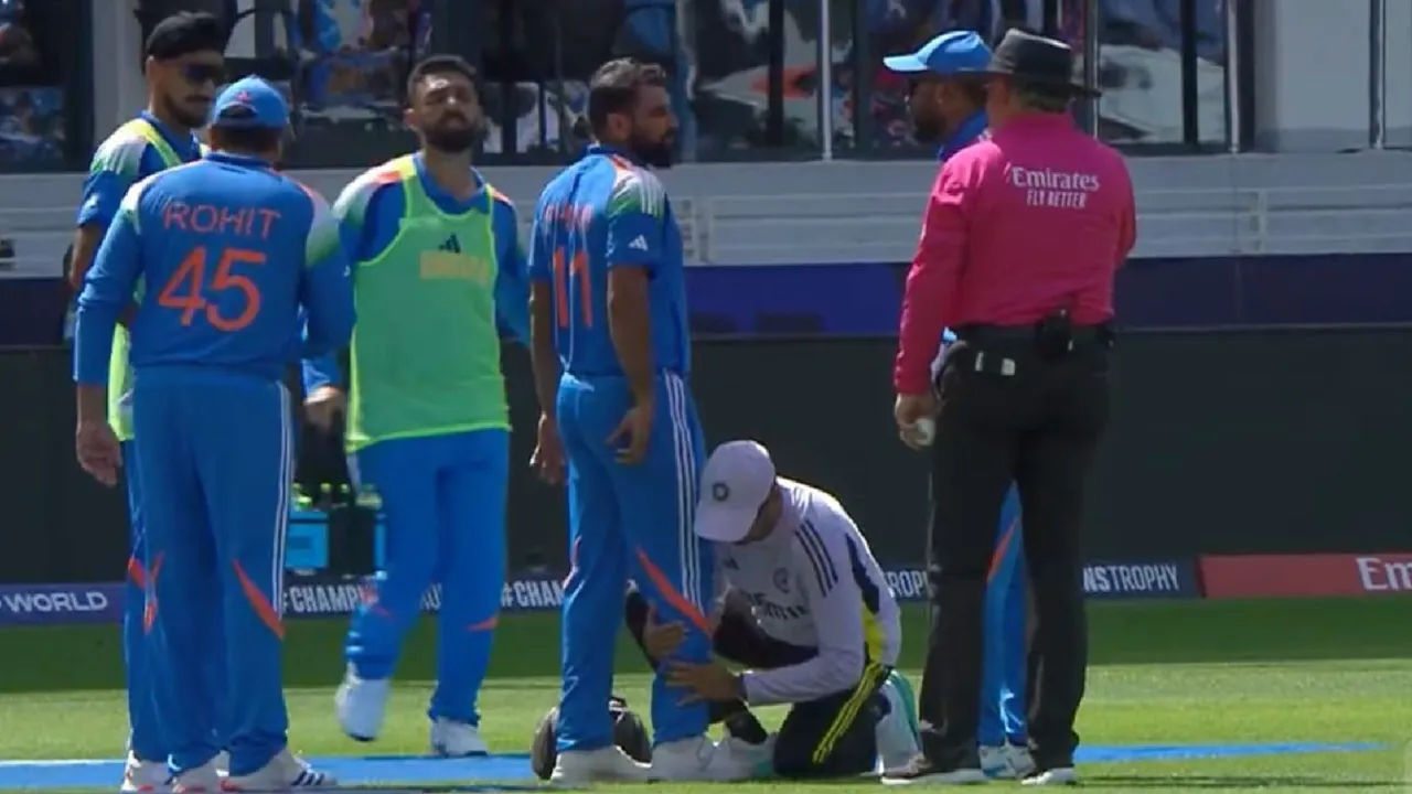 Shami in IND vs PAK match: শামির তৃতীয় ওভারের সময় ফিজিও তাঁকে পরীক্ষা করছেন