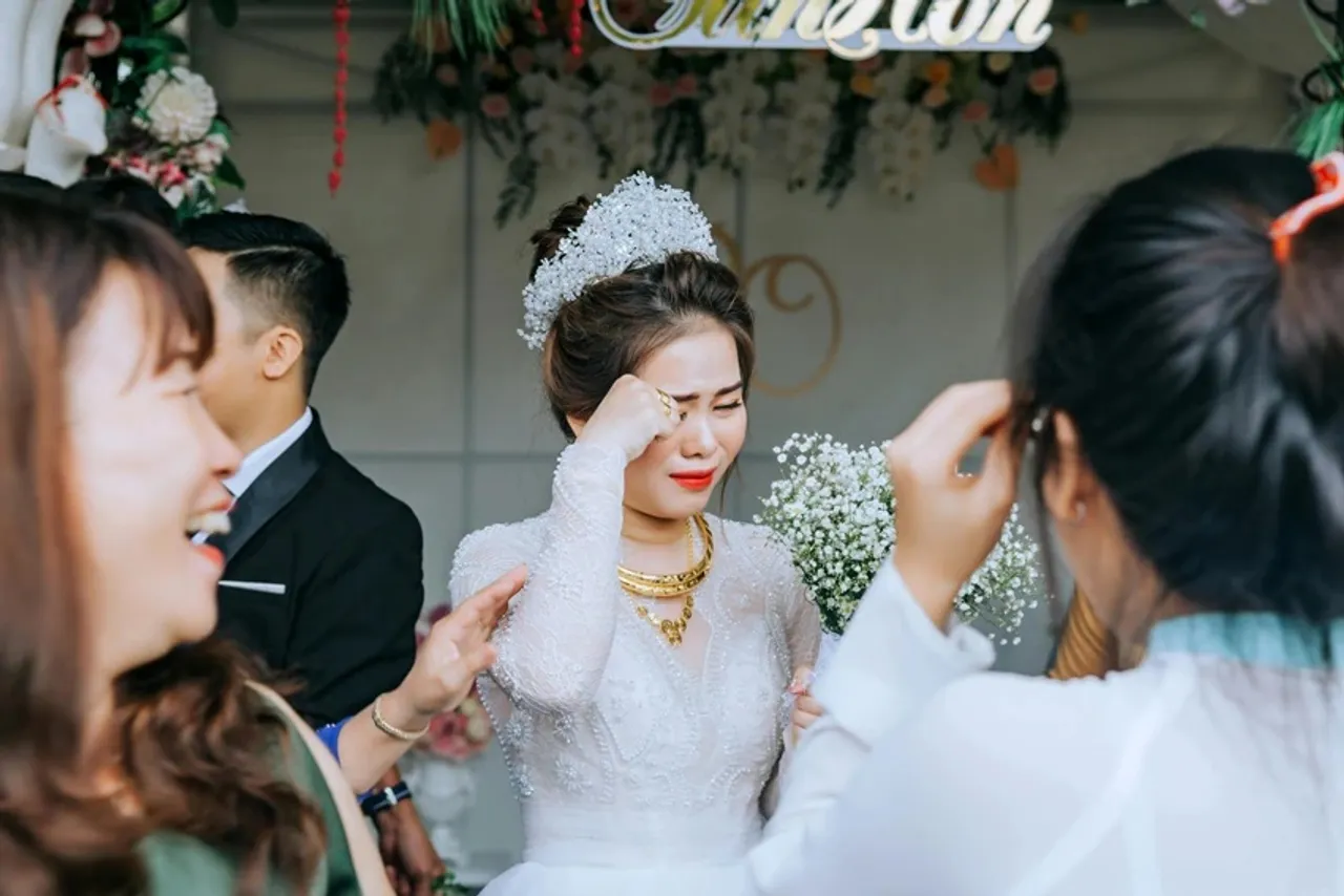 Strange Wedding Rituals: বিয়ের এক মাস আগে থেকেই কনে কাঁদতে শুরু করে