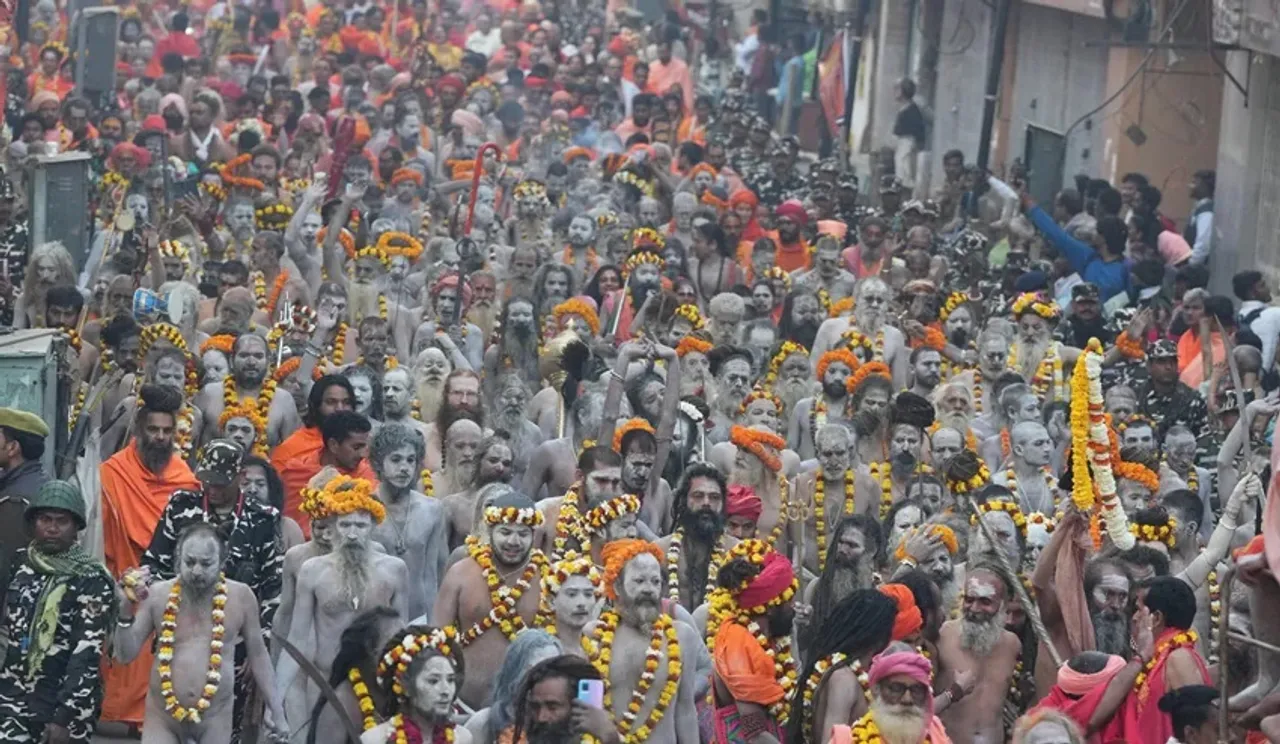 Kashi Vishwanath: মহাদেবের নগরী কাশীতে মহাশিবরাত্রি উপলক্ষে ভক্তদের ব্যাপক ভিড়